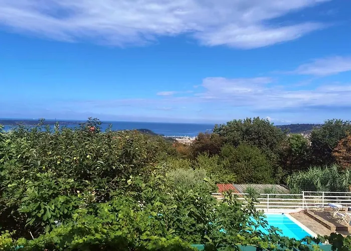 Apartments Ficur With Swimming Pool & Grill, Portoroz