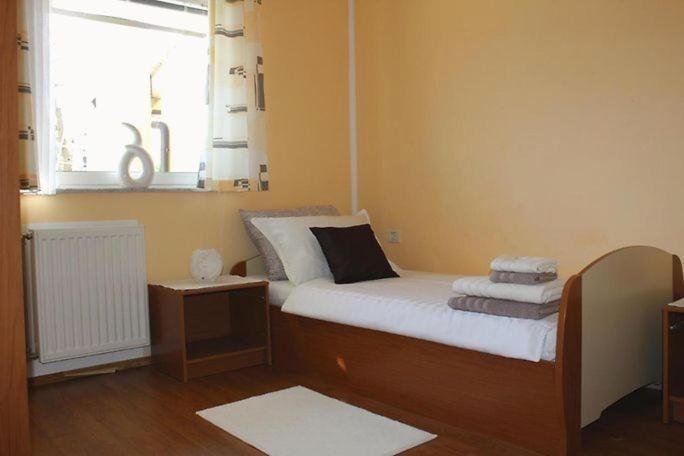 Apartman Ficur With Swimming Pool & Grill,